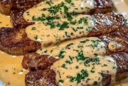 Thumbnail for Tender Steak in Creamy Garlic Sauce – A Restaurant-Style Dinner at Home