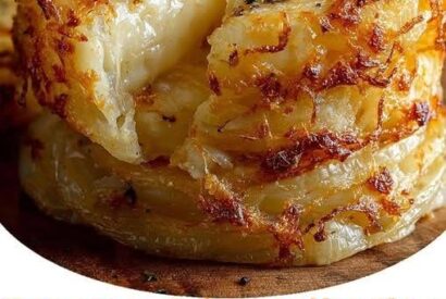 Thumbnail for Tennessee Onions – The Cheesy Southern Side Dish You’ll Love More Than Onion Rings