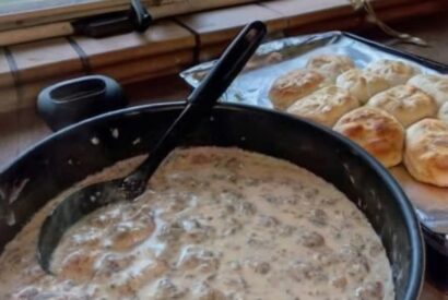 Thumbnail for Pioneer Woman–Style Sausage Gravy